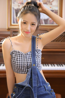 小向まな美