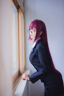蕾丝美女